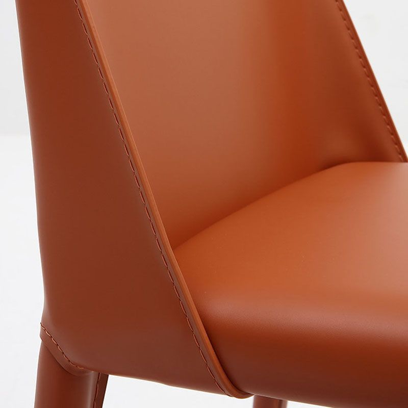 Sillas laterales de comedor de cuero de estilo moderno, sillas sin brazos con respaldo sólido con acabado mate