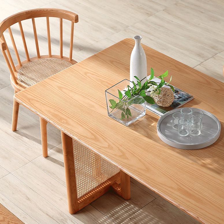 Rechthoek houten eettafel moderne eiken tafel in de natuur met dubbele voetstuk