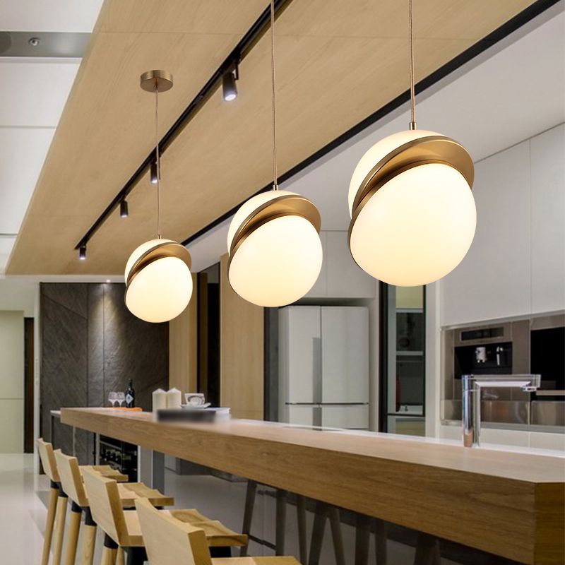 Lampe suspendue en bronze en acrylique dans un style artistique moderne électroplate Copper Globe Pendant Light