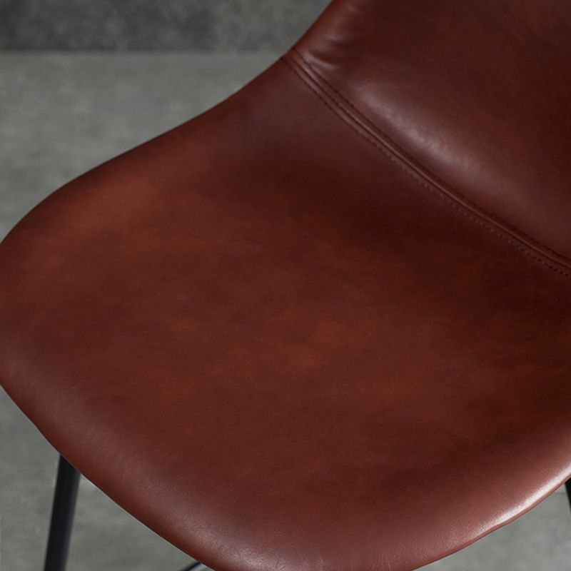 Taburete de bar de metal negro, taburete escandinavo con respaldo bajo Bristol y asiento tipo cubo