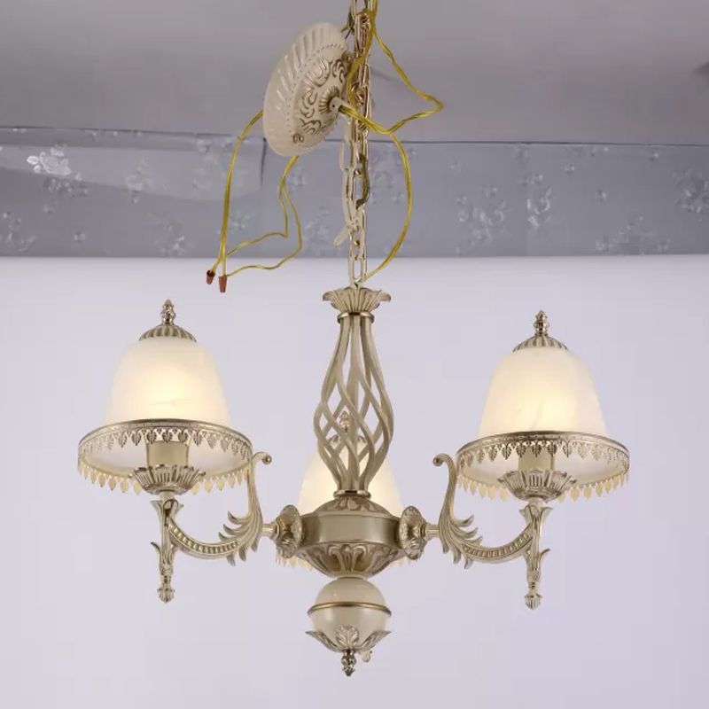 Klassieke klokvormige hanglampverlichting 3-head opaline glas kroonluchter in wit voor woonkamer