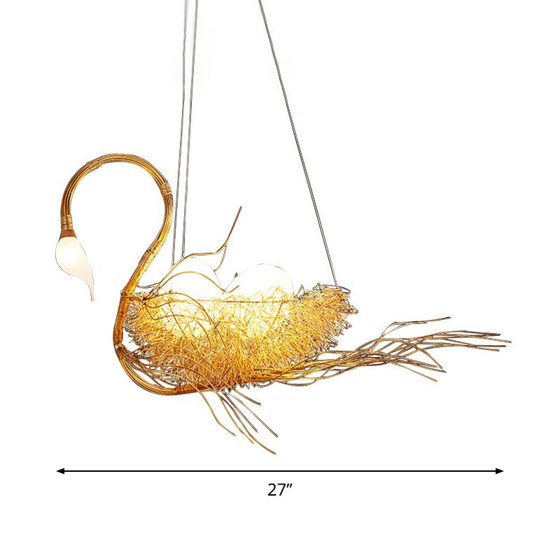 Luce lampadario a forma di oca dorata Luce postmoderna 3 luci in metallo lampada appesa al design delle uova