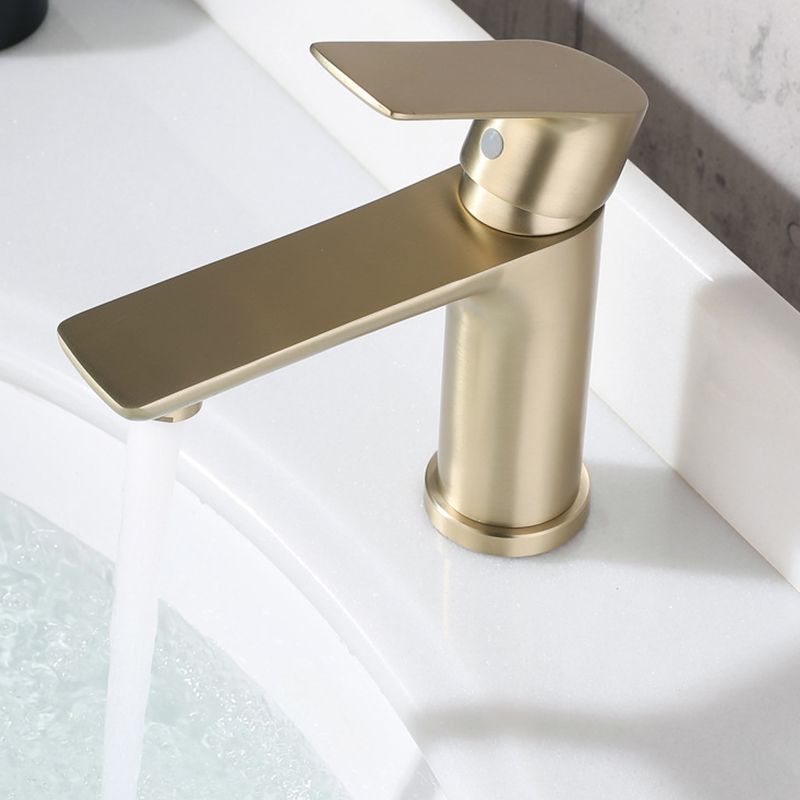 Modern Brass Basin Faucet Single Hole Bathroom Faucet Lever Handle Sink Faucet