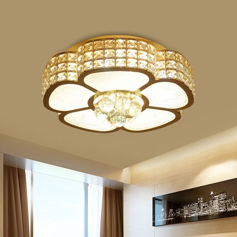 Modern Flower Ceiling Flush Light 4/6-Bulb 16"/23.5" Wide Clear Crystal Encrusted Flush Mount Fixture in Gold