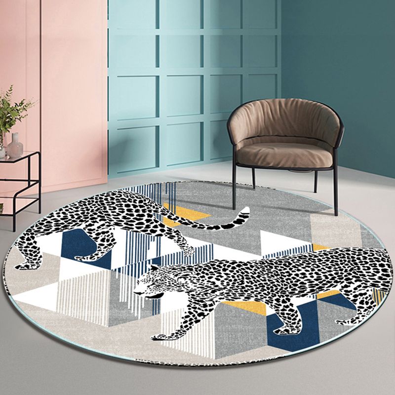 Gray Modern Round Area Rug Individuality Leopard Pattern Rug Stain Resistant Carpet for Home Decor