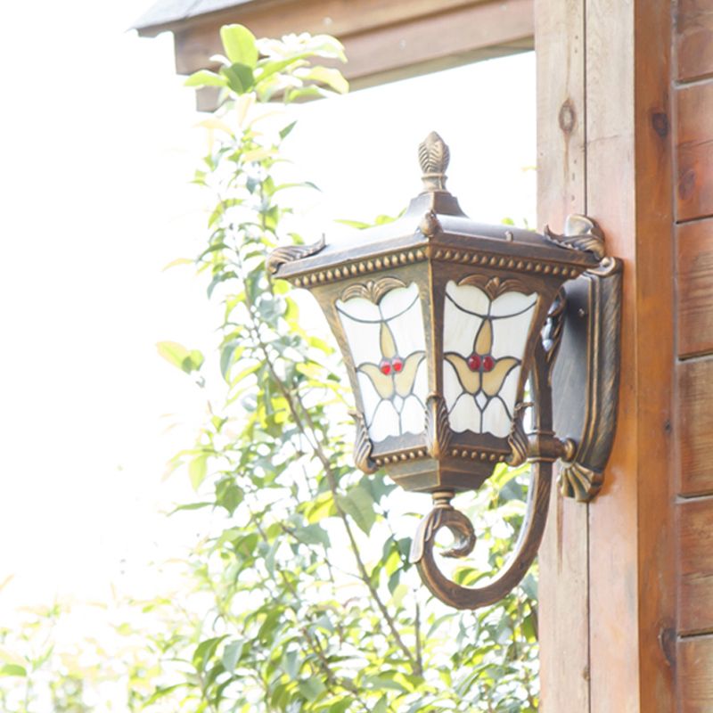 Bronze/Rust Red Scrolled Arm Wall Mounted Light Country Metal 1 Light Courtyard Wall Sconce Lighting with Flower Pattern