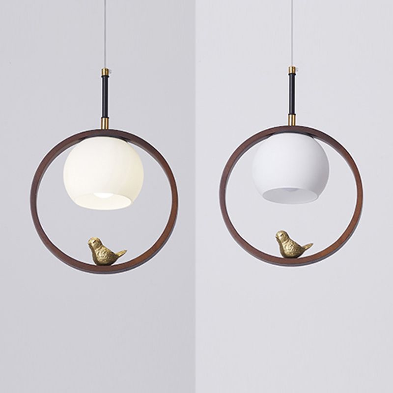 Lampe suspendue au globe en bois dans le pendentif en verre de style artistique moderne pour les espaces intérieurs