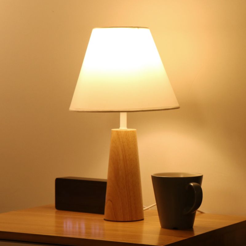 1 luce da letto leggera Lampada notturna in stile moderno luce in legno con tonalità in tessuto conico