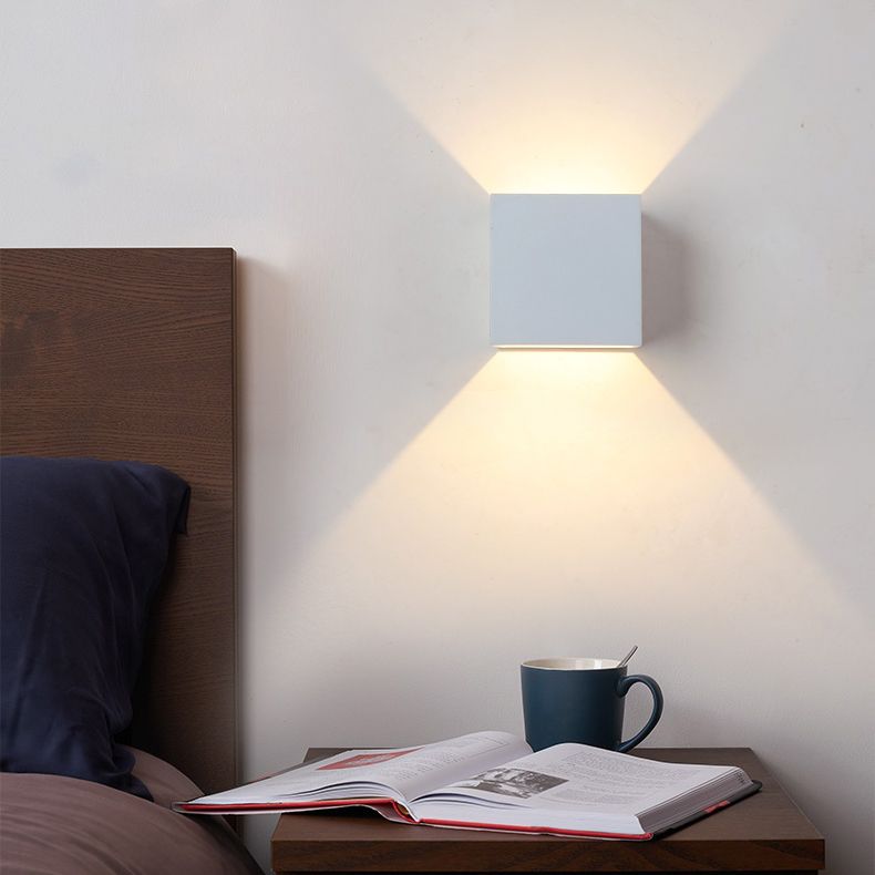 Moderner Stil Leuchte Würfel 2 Lichter Wandscheibe mit Metall für Schlafzimmer