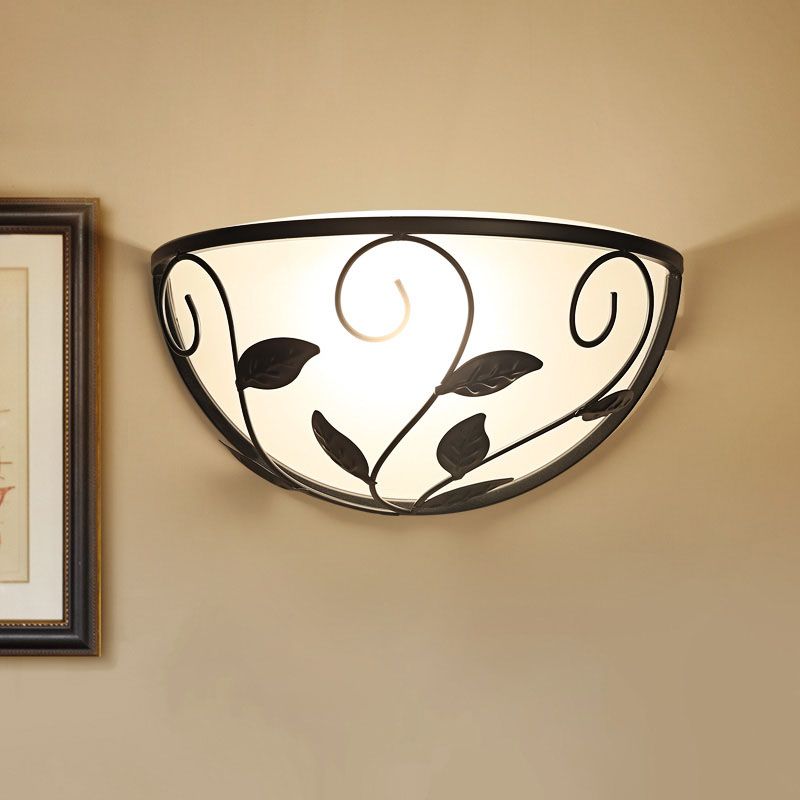 Halbkreiscreme Glaswandhalterung Landschaft 1 Kopf Flush Mount in Schwarz mit Zuckerrohrdekoration