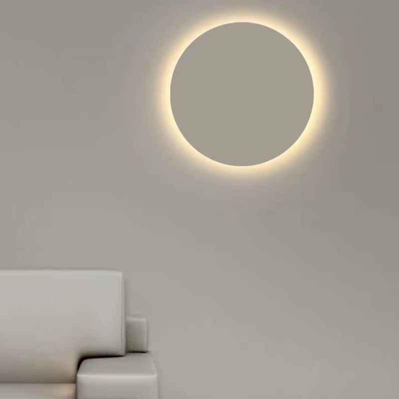 Round Shape Metal Wall Light Modern Style 1 Light Wall Mounted Lamp in White
