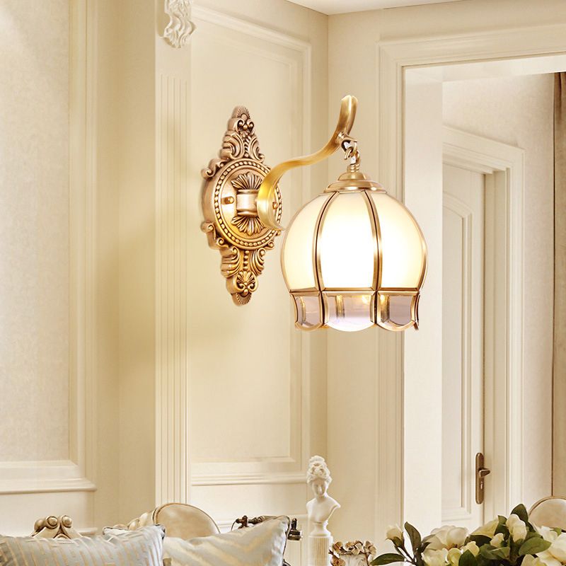 Lámpara de luz de pared de vidrio crema de globo lámpara de pared de sala de estar vintage en oro