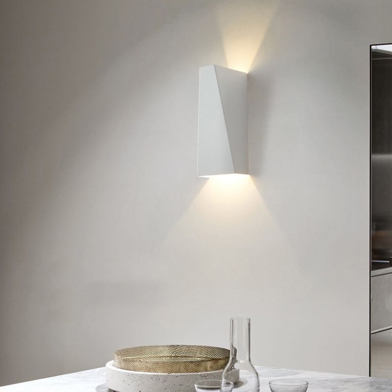 Polygon Wall Sconce Lighting Modern Style Metal 2-Lights Sconce Light in Black and White