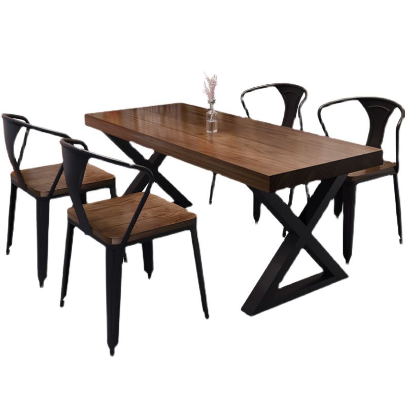 Tavolo da pranzo in legno massiccio in stile industriale Tavolo rettangolo marrone con base di metallo per sala da pranzo