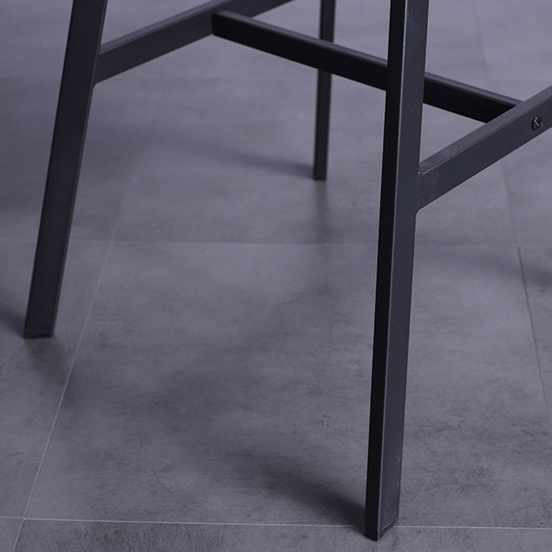 Taburete de bar con respaldo bajo de cuero envejecido, taburete alto industrial para interiores con asiento tipo cubo
