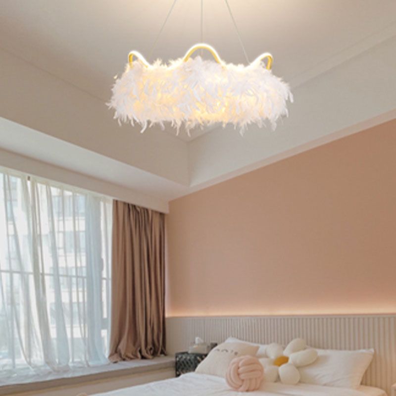 Verstellbare Kronleuchterleuchten moderner Kronleuchter -Anhängerlampe mit weißem Federschatten