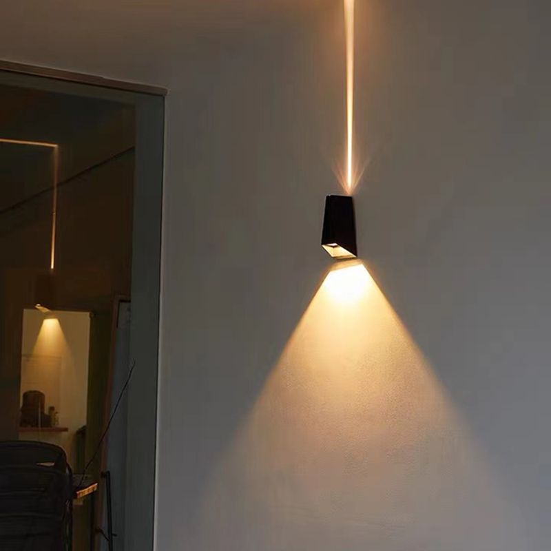 Nordic Style Aluminum Wall Light Trapezoid Shape LED Wall Lamp for Outdoor