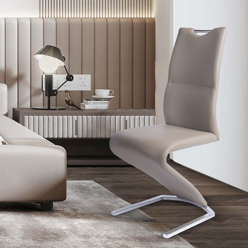 Silla de comedor de cuero PU moderna, sillas de comedor de metal sin brazos para uso en restaurantes