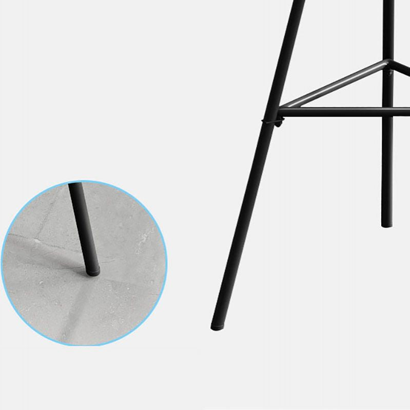 Tableau de bar en fer de style industriel 23.62 "Table intérieure ronde avec 3 jambes