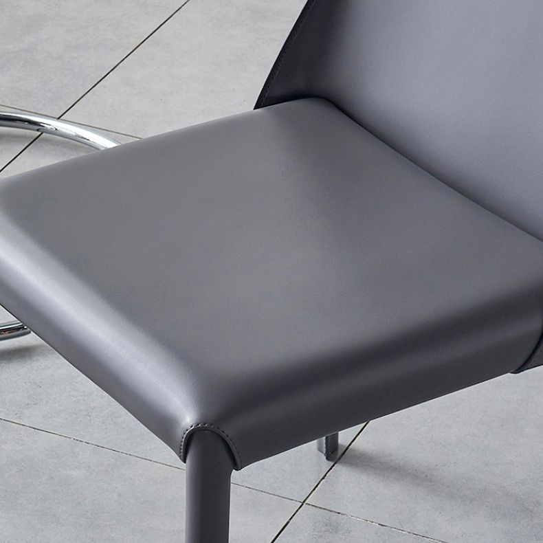 Silla de comedor de cuero moderna, silla sin brazos de metal para uso doméstico (juego de 2)