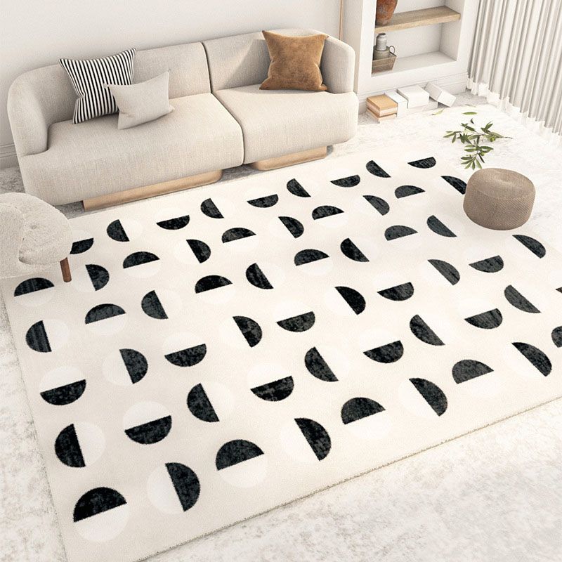 Black Modern Carpet Polyester Graphic Carpet Stain Resistant Carpet for Living Room