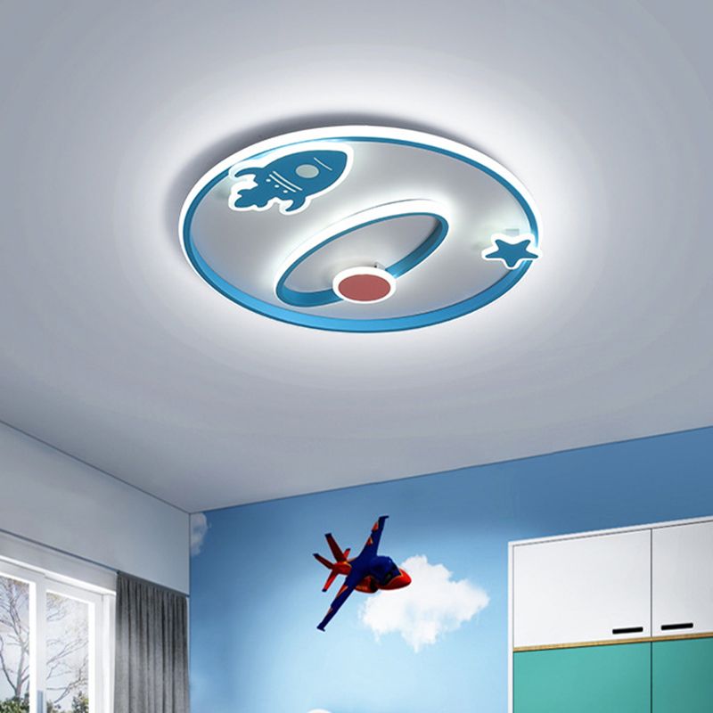 Spaceship Flush Mount Funte Faretty Acrilic LED Nursery vicino alla lampada a soffitto in blu