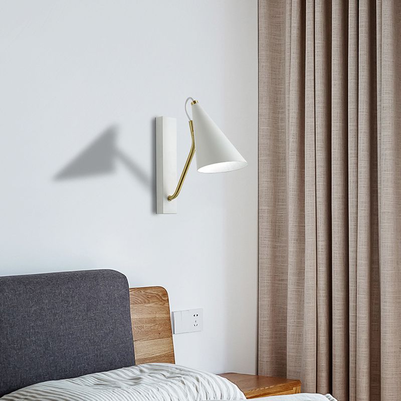 Single White/Black Modernism Wall Mounted Sconce Metal Wall Light for Foyer