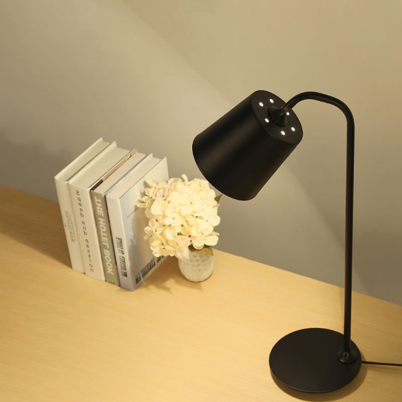 Libro di lettura da letto a 1-bulba Light Light Simplicity Night Table Lampada con tonalità in metallo affusolato