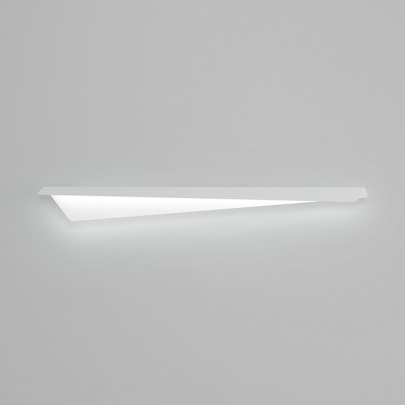 Metal Linear Shape Wall Light Modern Style 1-Light Wall Mounted Light Fixture in White