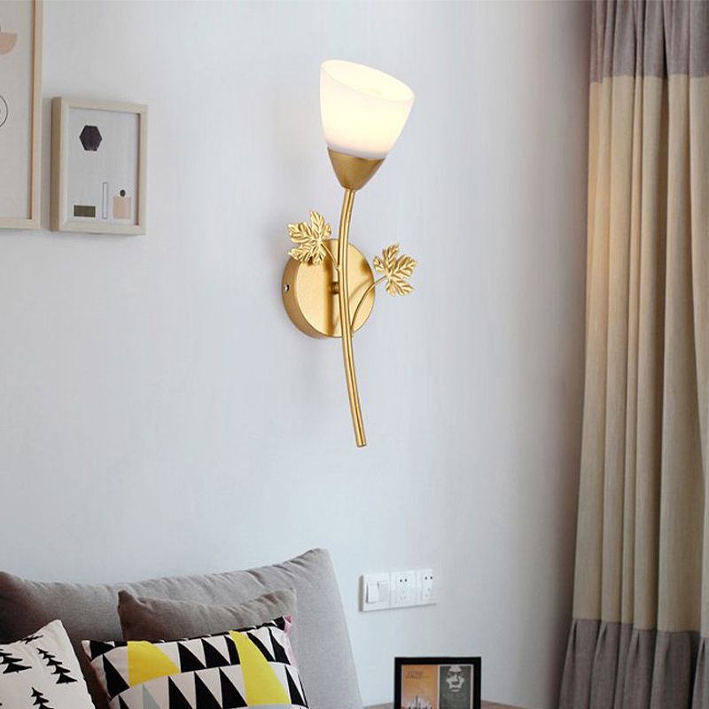 Bol en verre givré Conce contemporain 1/2-Light Hall Hall Mur Mount luminaire avec décor en forme de feuilles en noir / or