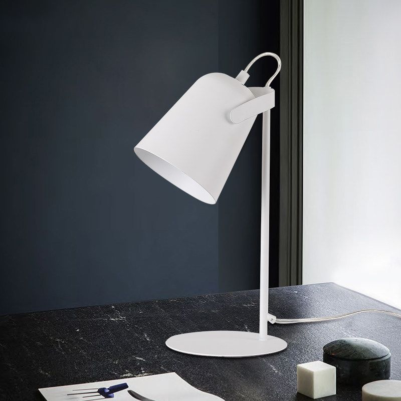 Macoron Style Tapered Desk Lighting 1 Light Metallic Rotatable Reading Light in Black/White for Bedroom
