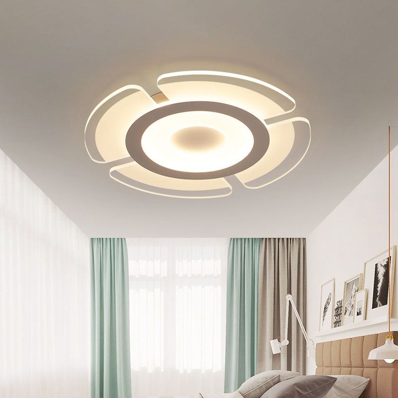 Minimalistic Floweret Flush Ceiling Light Acrylic Bedroom Ultrathin LED Flushmount Lighting in White, 8"/16.5"/31" Wide