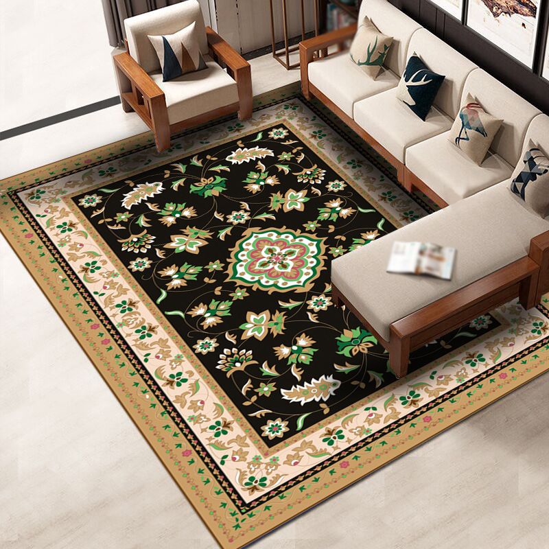 Brown Living Room Area Carpet Traditonal Pattern Polyester Area Rug Non-Slip Backing Rug