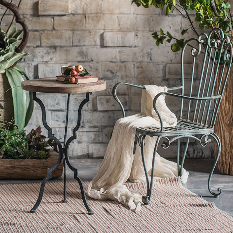 French Country Distressed Wooden Coffee Table Round Top Cocktail Table for Living Room