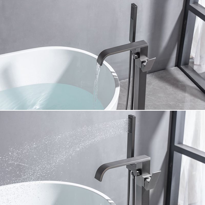 Floor Mounted Metal Freestanding Tub Filler Swivel Freestanding Faucet