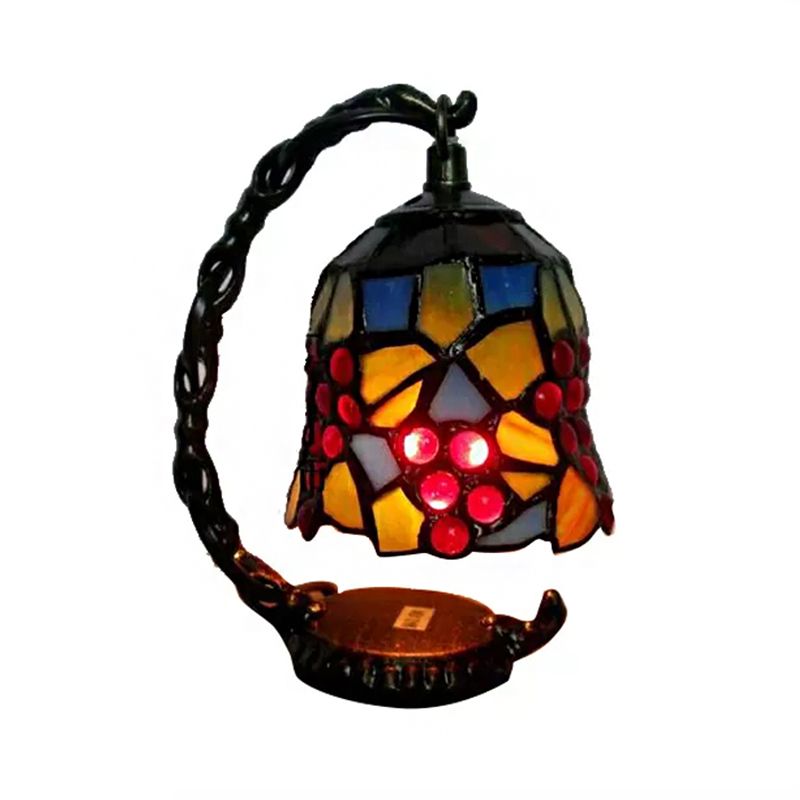 Accensione mini da tavolo rustica con braccio curvo e uva/fiore/libellula macchiata di vetro 1 leggero lampada da tavolo in bronzo per camera da letto