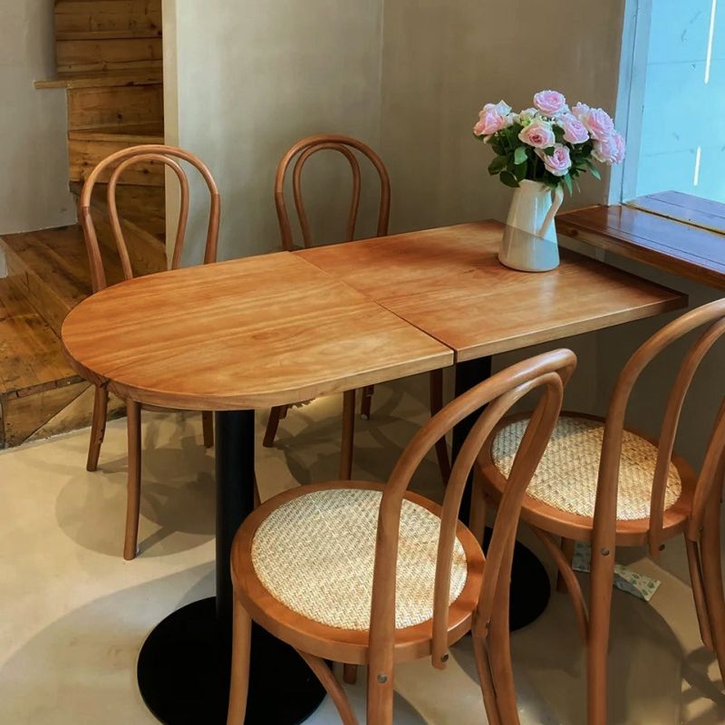 Round Casual Dining Table Wood Color Fixed Table of Pinewood Solid Wood
