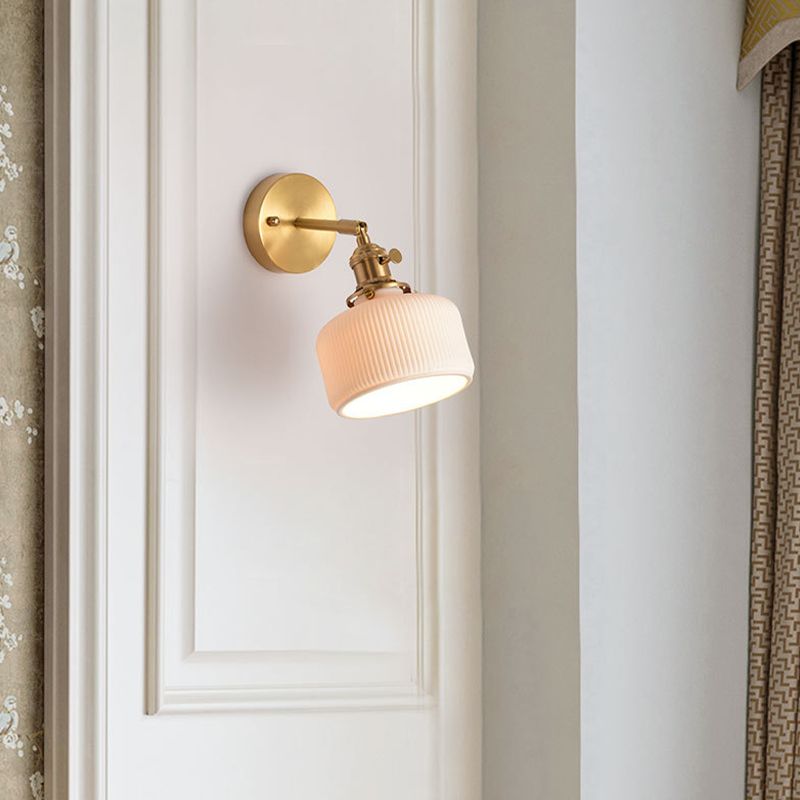 Postmodern Minimalist Golden Metal Wall Light Sconce for Washroom