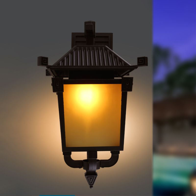 Lampada da parete per parete per vetro giallo retrò con bulbo singolo per cortile per cortile