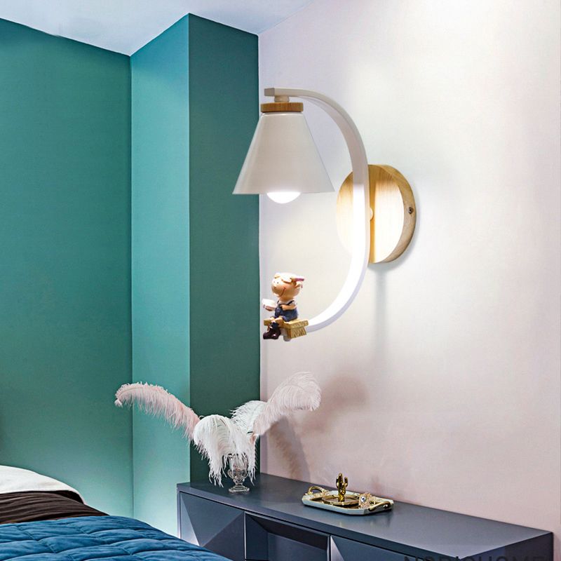 Monte a parete conica Kids Kids Metallic 1 illuminazione a parete da comodino con figurina decorativa in bianco