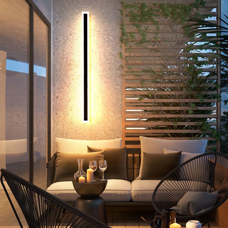 Linear Shape Metal Wall Lighting Modern Style 1 Light Wall Mount Light in Black