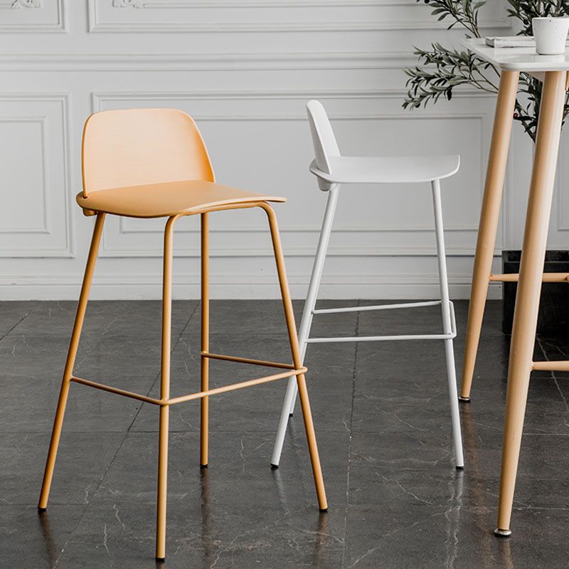 Scandinavian Footrest Metal Barstool Matte Finish Coffee Shop Stool