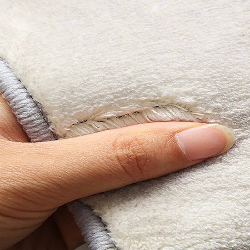 Black Modern Rug Polyester Graphic Rug Non-Slip Backing Rug for Living Room