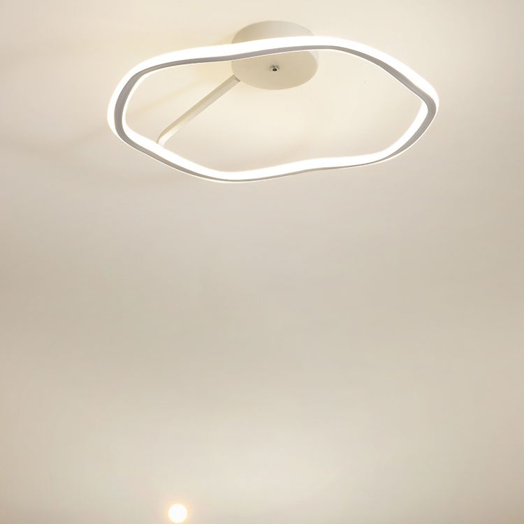 Metal Minimalism 1-Light Flush Mount Lamp Linear Flush Ceiling Light for Bedroom