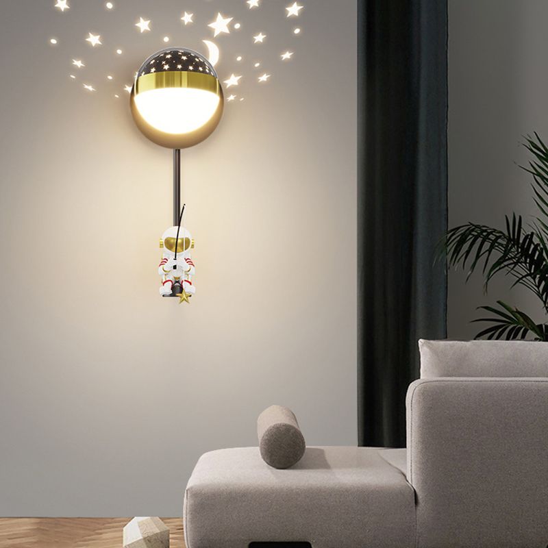 Modern Astronaut Wall Light Fixture Creative LED Wall Light Sconce for Bedroom