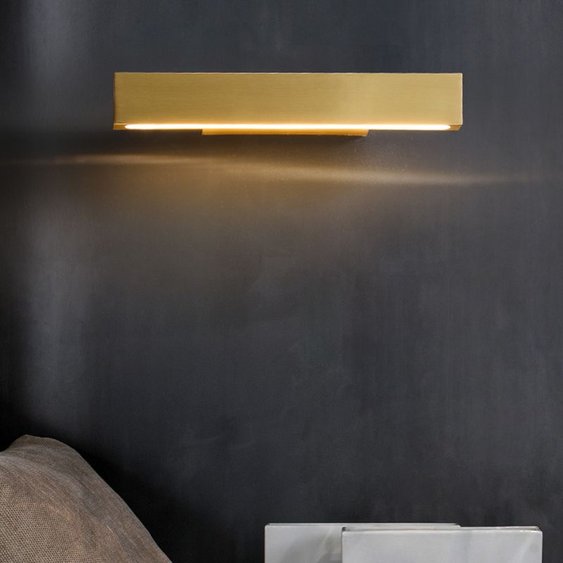 Lámpara de pared LED rectangular dorada en un tipo de pared rotatable de cobre de estilo de lujo moderno con sombra acrílica