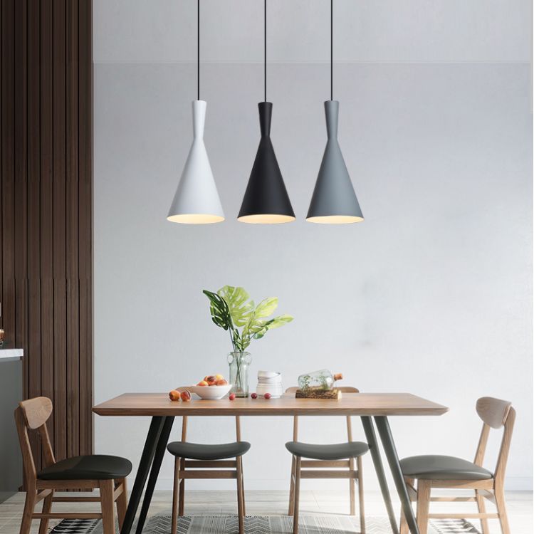 3 Lichter Sanduhrhänge anhängende Lichter Nordic Style Aluminium Multi Light Anhänger für das Restaurant