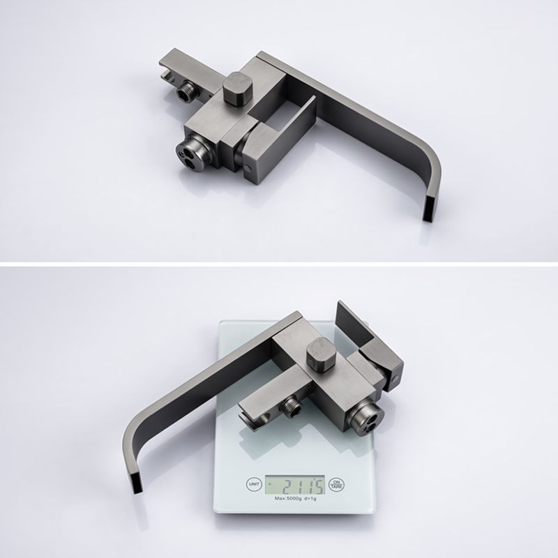 Floor Mounted Metal Freestanding Tub Filler Swivel Freestanding Faucet