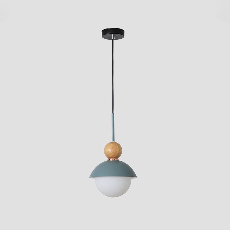 Forme de poupée ensoleillée suspendue légère macaron métallique 1