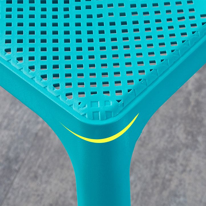 Contemporary Style Low Back Plastic Dining Side Chair for Home Use
